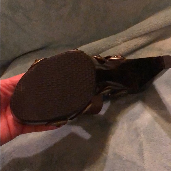 Heels - Picture 3 of 3